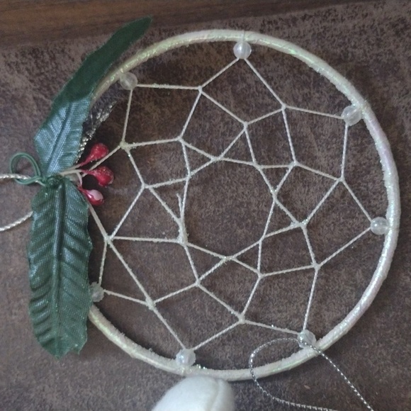 5 ornaments altogether: peace, hope, +2 dreamcatcher style and a snowman bell. - Picture 5 of 6